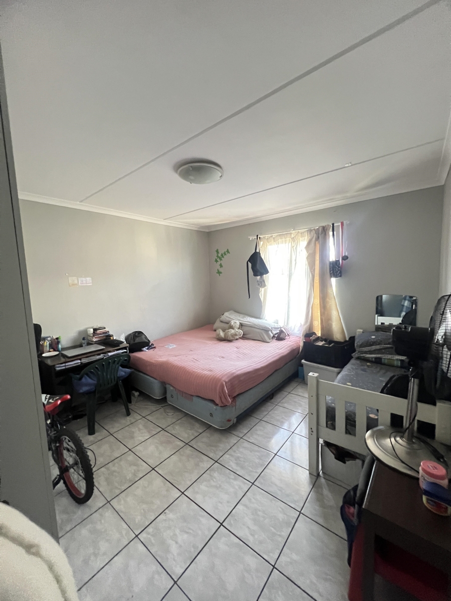 2 Bedroom Property for Sale in Guldenland Western Cape
